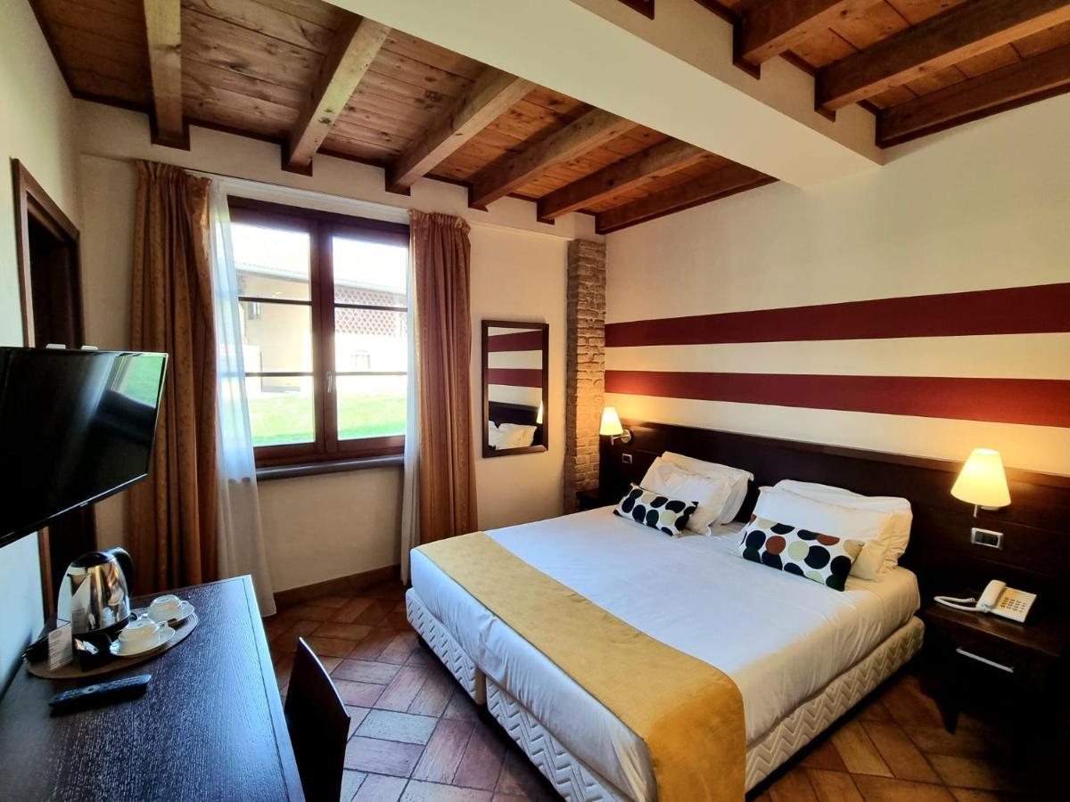 Country Hotel Castelbarco Vaprio dʼAdda Extérieur photo